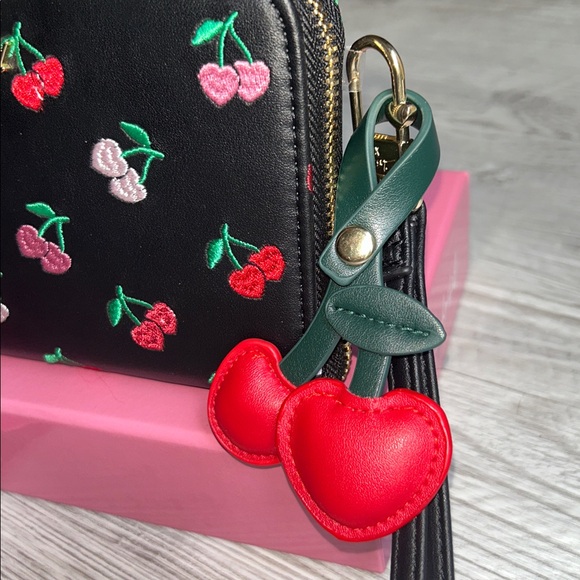 🍒 Cherry Plush Pendant Keychain Charm Classic NWT - Picture 5 of 7
